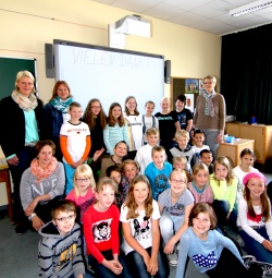 4. Klasse der Grundschule Freren mit Smartboard